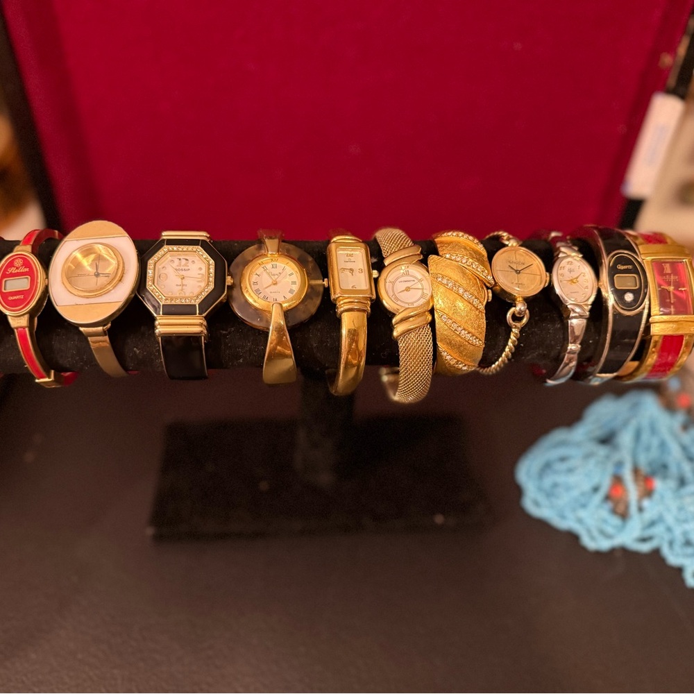 (12)VINTAGE WATCHES LOT